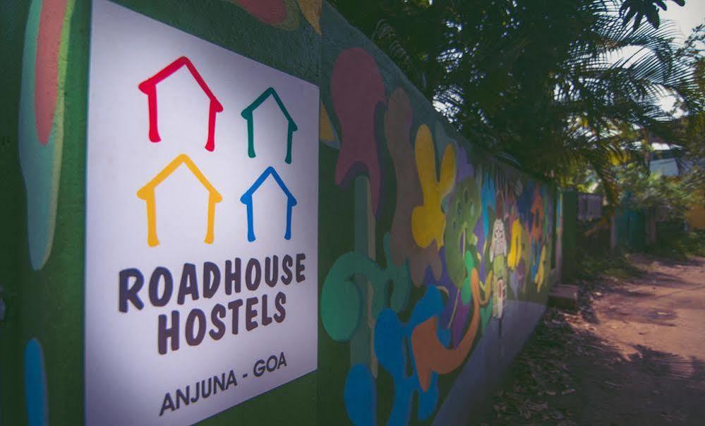 Anjuna By Roadhouse Hostels Goa Zewnętrze zdjęcie